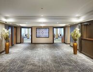 crohnhn-meetings-foyer.jpg