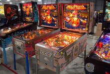 www.pinballnews.com_shows_playexpo2015_26.jpg