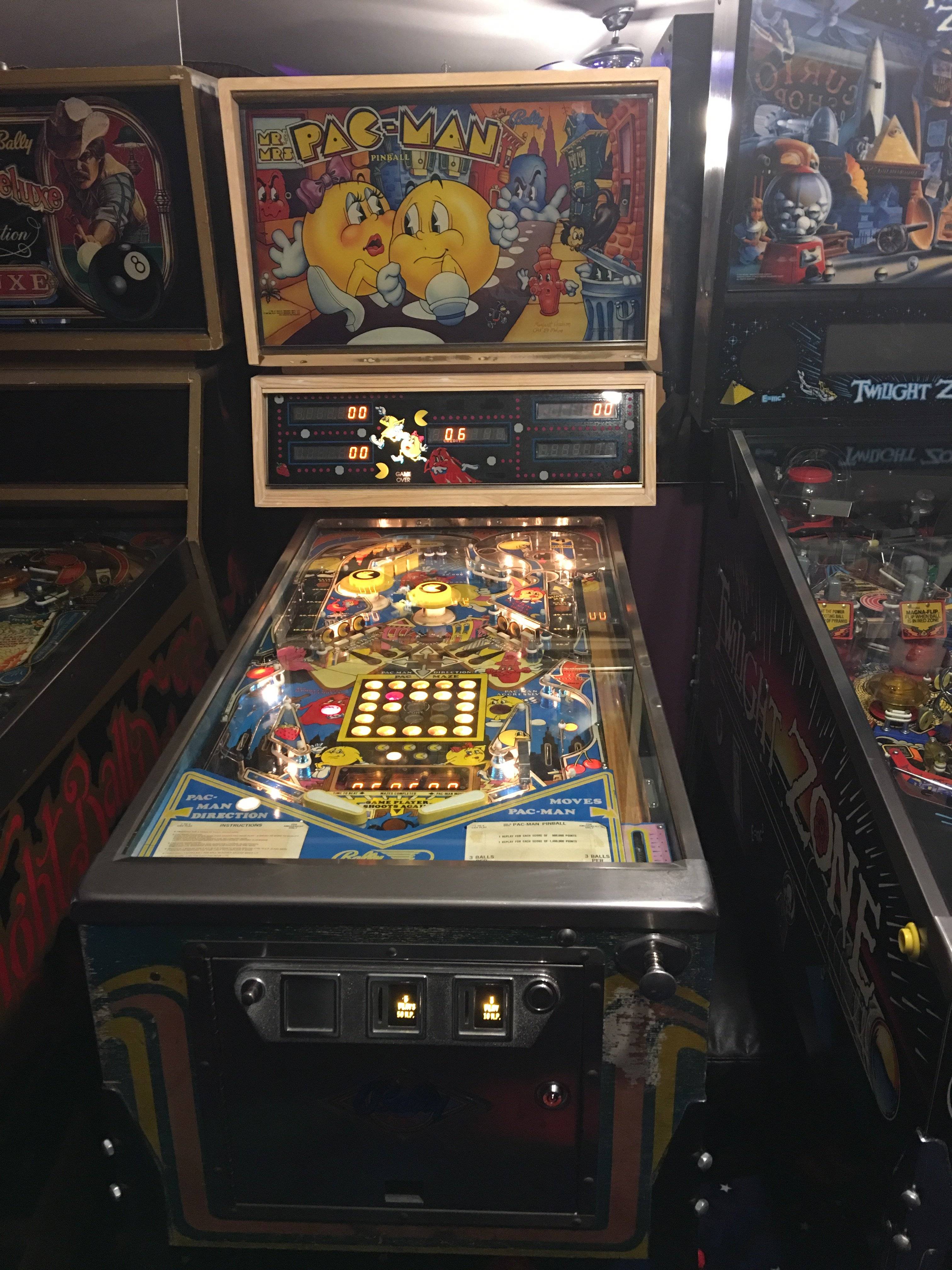 Mr mrs pacman outlet pinball